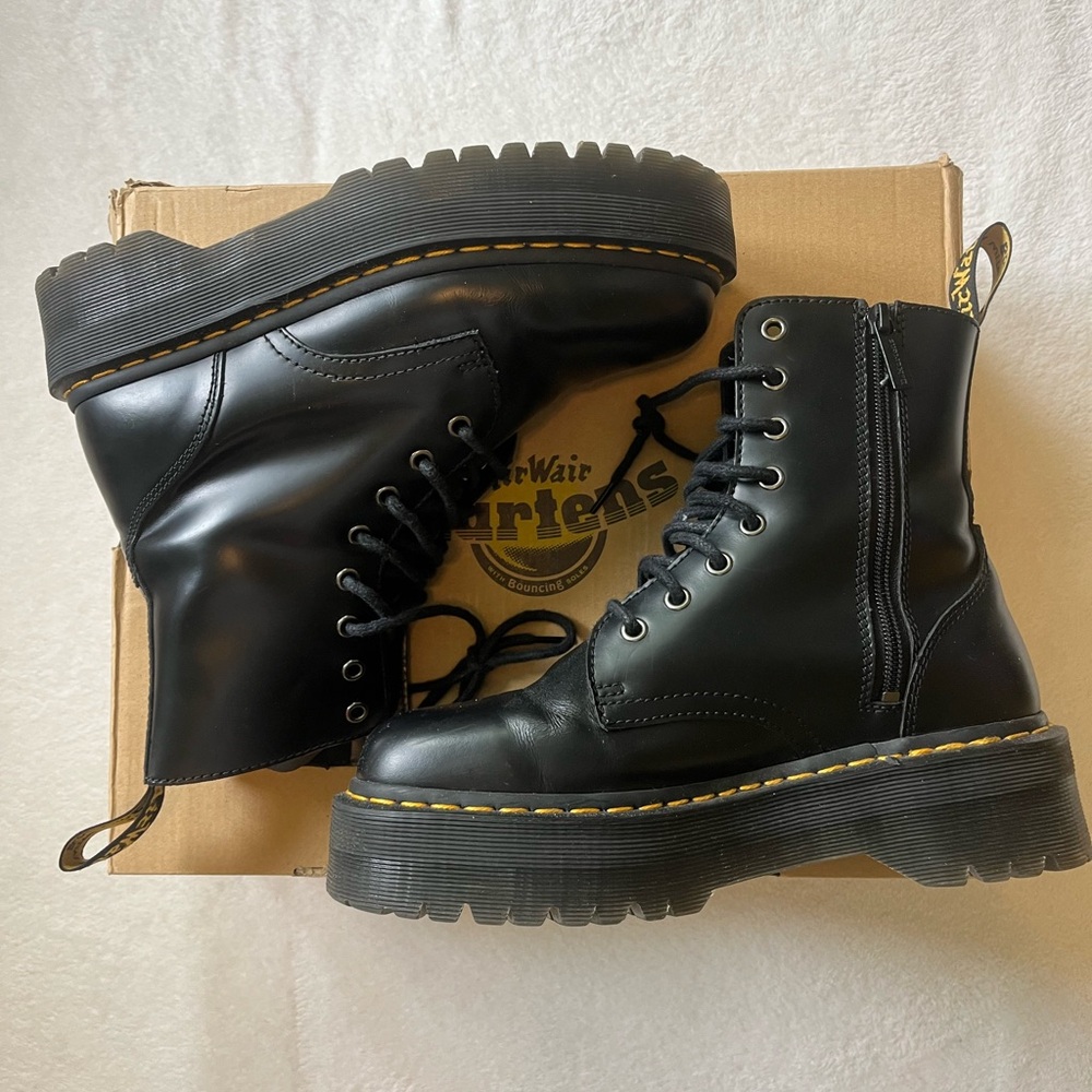 Dr. Martens Jadon women’s 9 black original box included